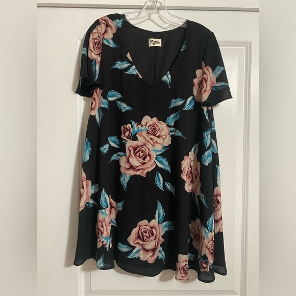 Mumu Kylie Dress Rose Print - Picture 2 of 4